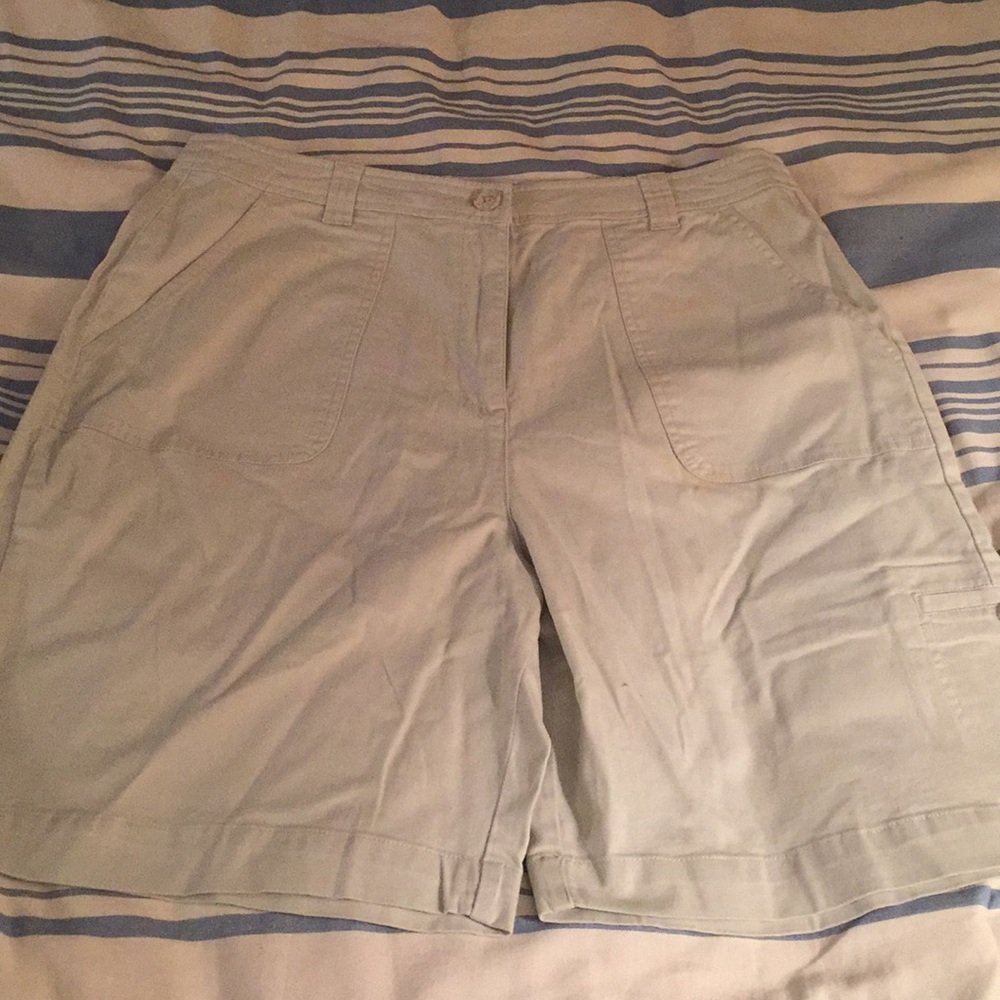 Stone colored Appleseeds Bermuda shorts